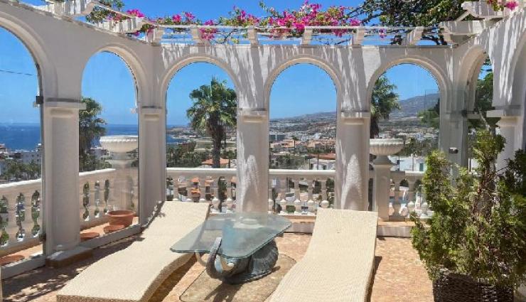 Fantastic Villa with sea view for sale in Costa Adeje- 1.709.000